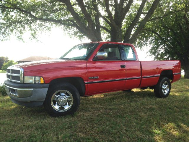 Dodge Ram Pickup 2500 XL Long Bed Crew Cab ~ 5.4L Gas Pickup Truck