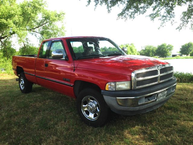 Dodge Ram Pickup 2500 1996 photo 1