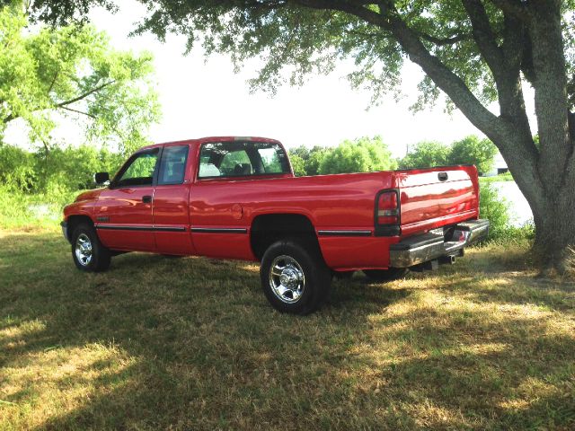 Dodge Ram Pickup 2500 1996 photo 3
