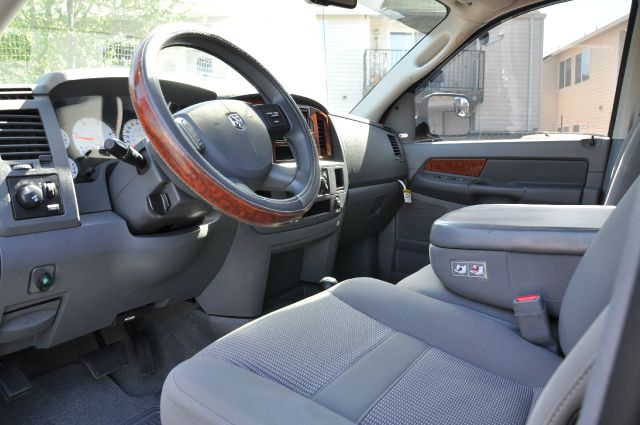 Dodge Ram Pickup 2500 2006 photo 2