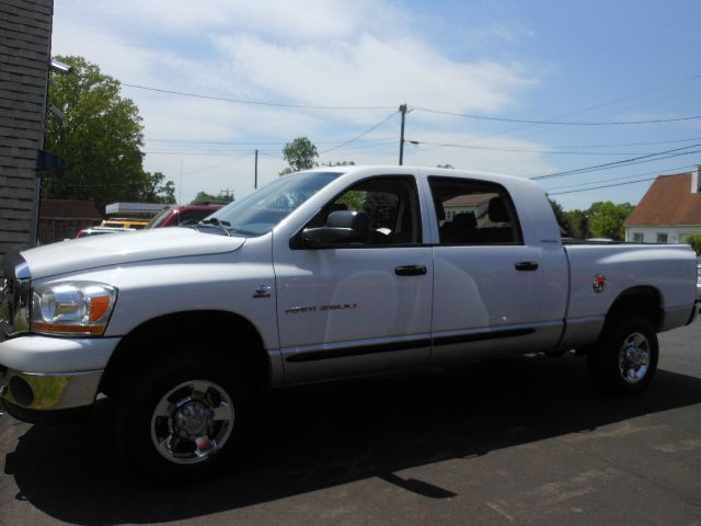 Dodge Ram Pickup 2500 2006 photo 2