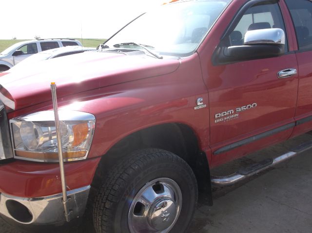 Dodge Ram Pickup 3500 2006 photo 2