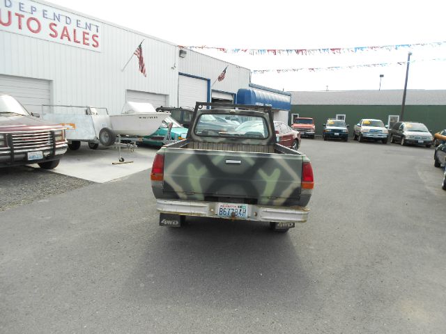 Dodge Ram Truck 1985 photo 2