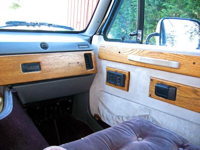 Dodge Ram Van 1995 photo 3