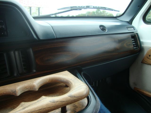 Dodge Ram Van 1996 photo 1