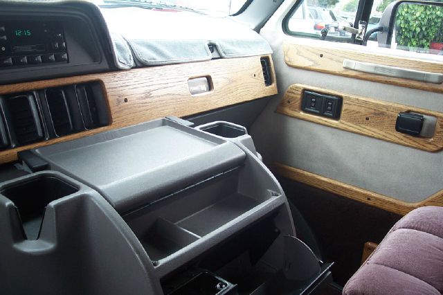 Dodge Ram Van 1996 photo 3