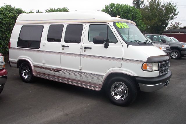Dodge Ram Van 1996 photo 4