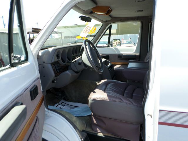 Dodge Ram Van 1996 photo 11