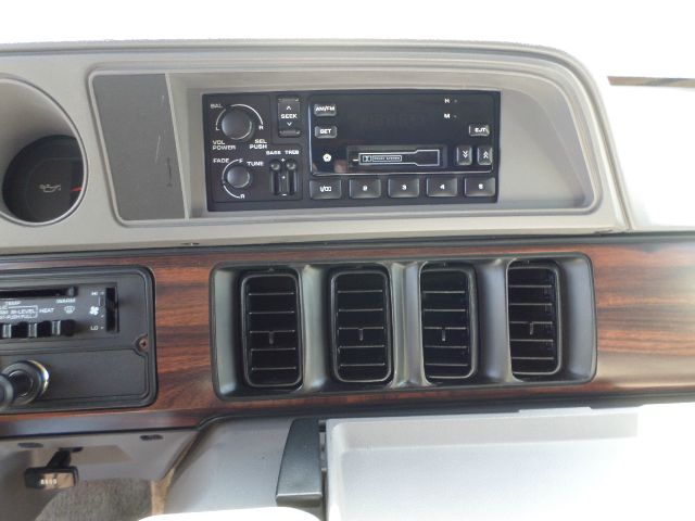Dodge Ram Van 1996 photo 18