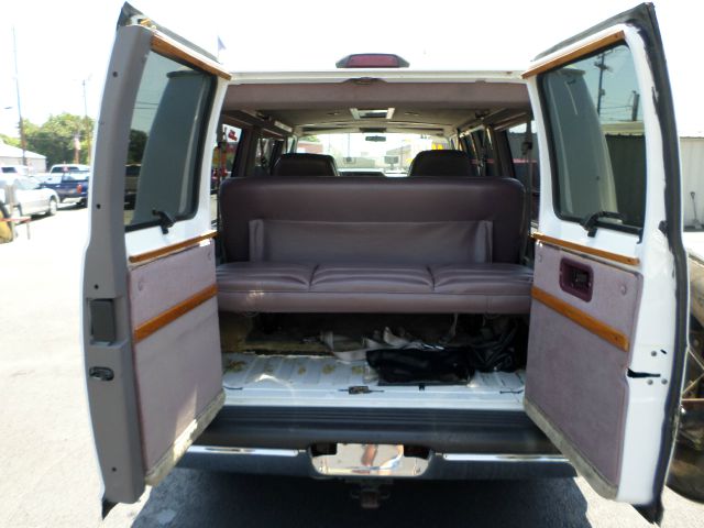 Dodge Ram Van 1996 photo 7