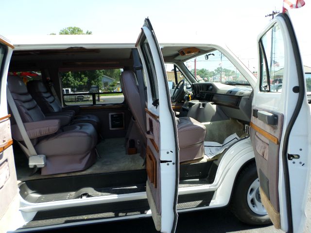 Dodge Ram Van 1996 photo 8