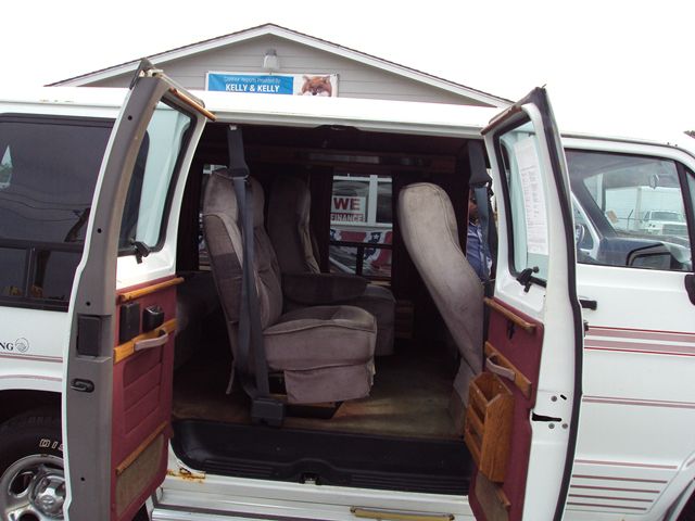 Dodge Ram Van 1996 photo 2