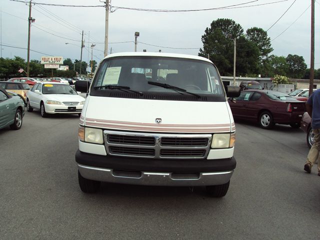Dodge Ram Van 1996 photo 6