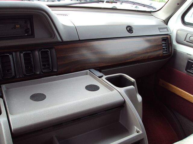 Dodge Ram Van 1996 photo 9
