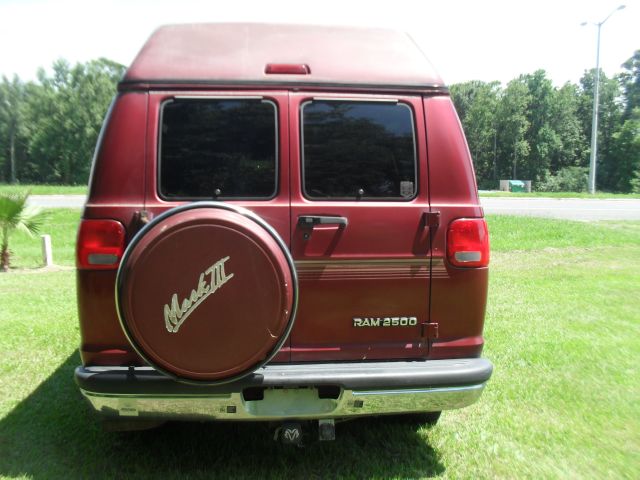 Dodge Ram Van 1996 photo 1