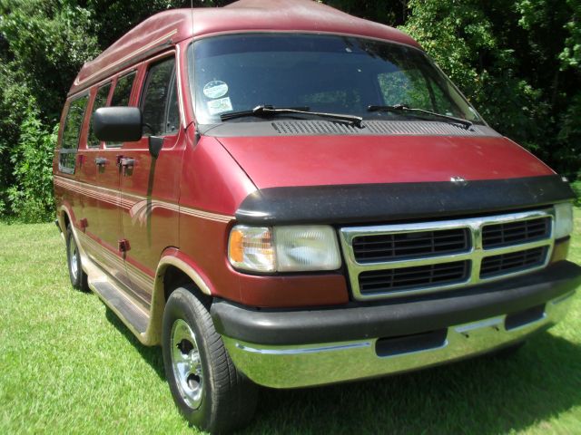 Dodge Ram Van 1996 photo 3