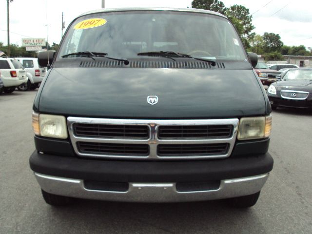 Dodge Ram Van 1997 photo 1