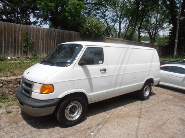 Dodge Ram Van 1998 photo 1