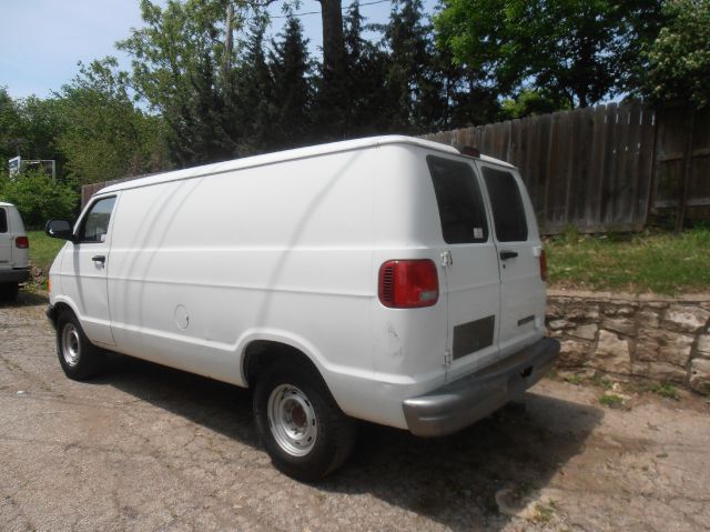 Dodge Ram Van 1998 photo 3