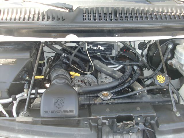 Dodge Ram Van 1998 photo 14
