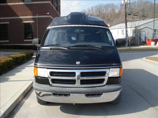 Dodge Ram Van 1999 photo 1
