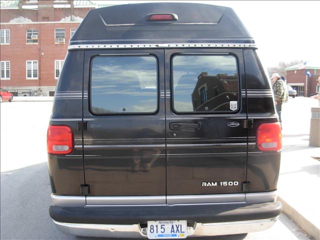 Dodge Ram Van 1999 photo 2