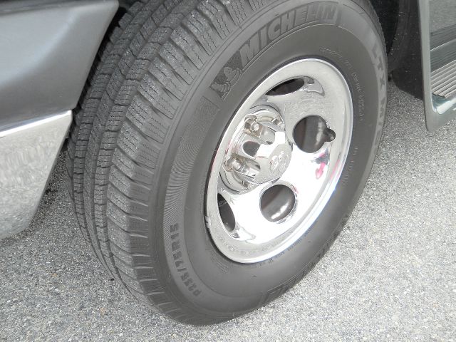 Dodge Ram Van 1999 photo 16