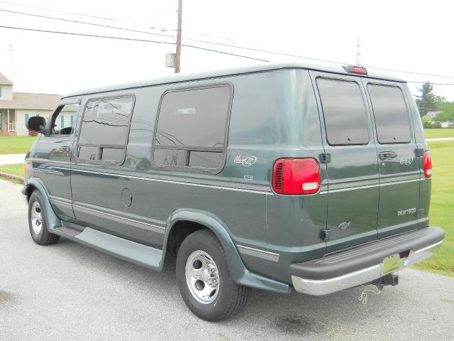Dodge Ram Van 1999 photo 2