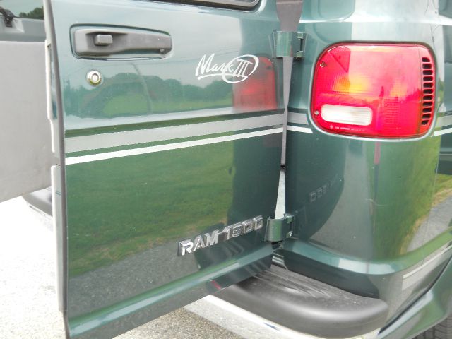 Dodge Ram Van 1999 photo 20