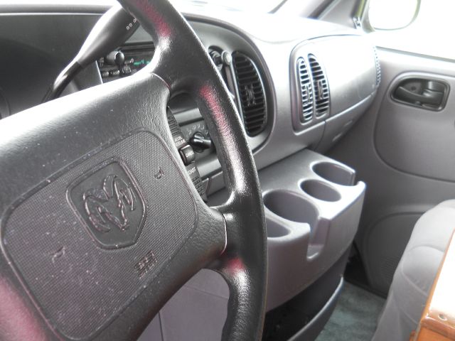 Dodge Ram Van 1999 photo 25