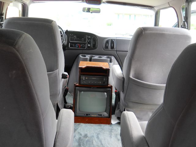 Dodge Ram Van 1999 photo 27