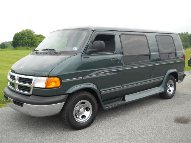 Dodge Ram Van 1999 photo 3