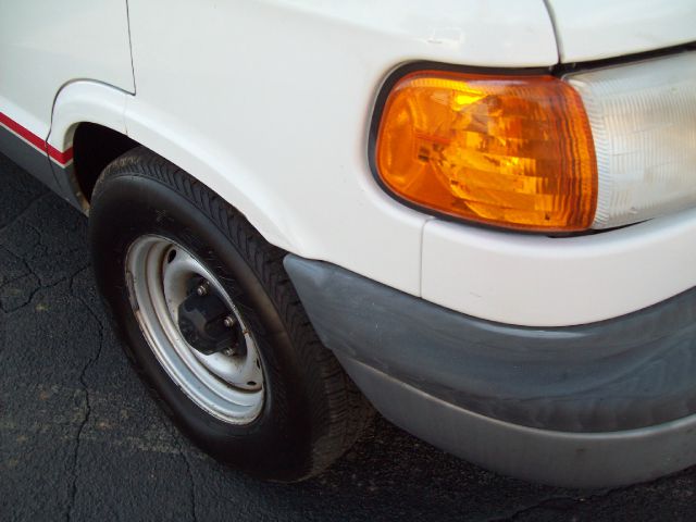 Dodge Ram Van 1999 photo 3