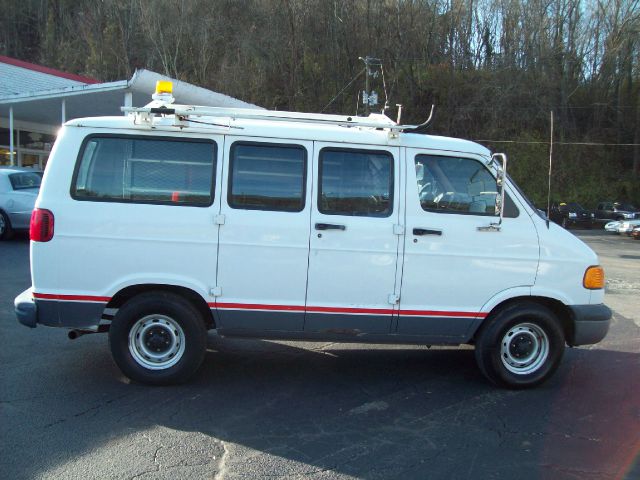 Dodge Ram Van 1999 photo 4