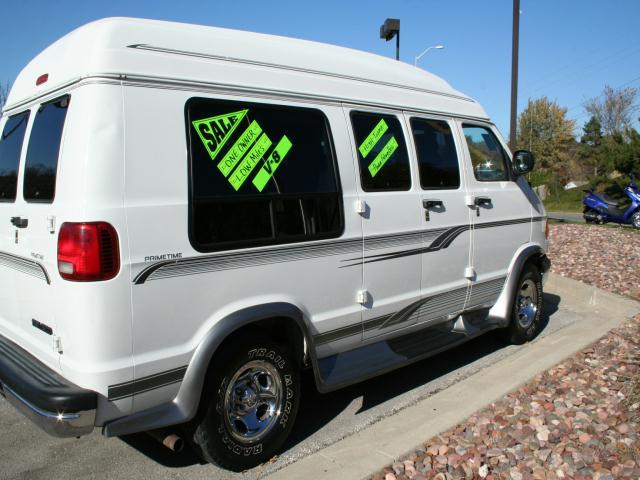 Dodge Ram Van 1999 photo 2
