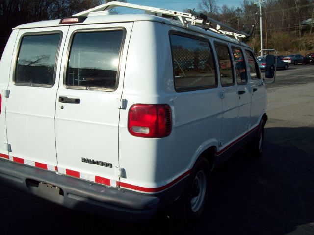 Dodge Ram Van 1999 photo 3
