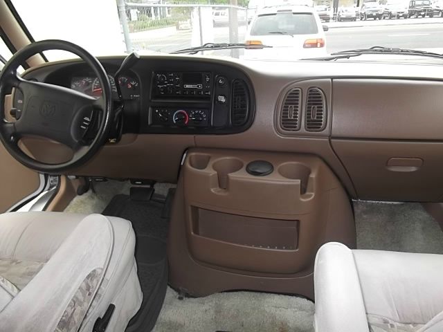 Dodge Ram Van 1999 photo 11