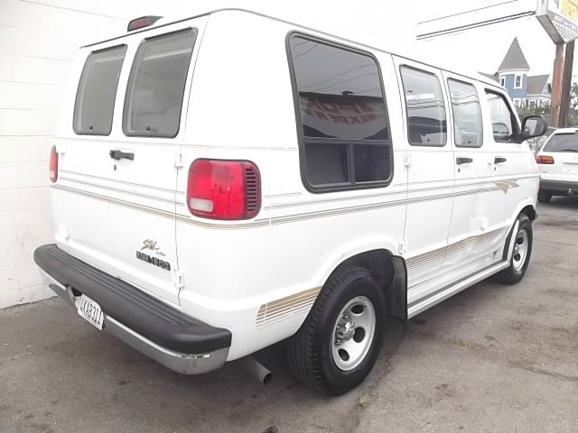 Dodge Ram Van 1999 photo 3