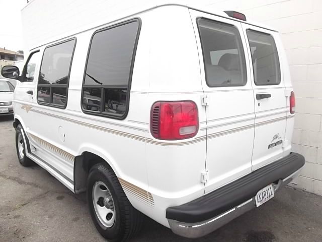 Dodge Ram Van 1999 photo 9