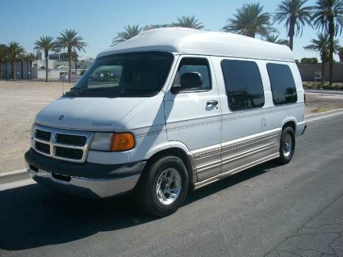 Dodge Ram Van 1999 photo 3
