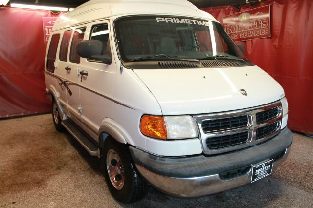 Dodge Ram Van 2000 photo 3