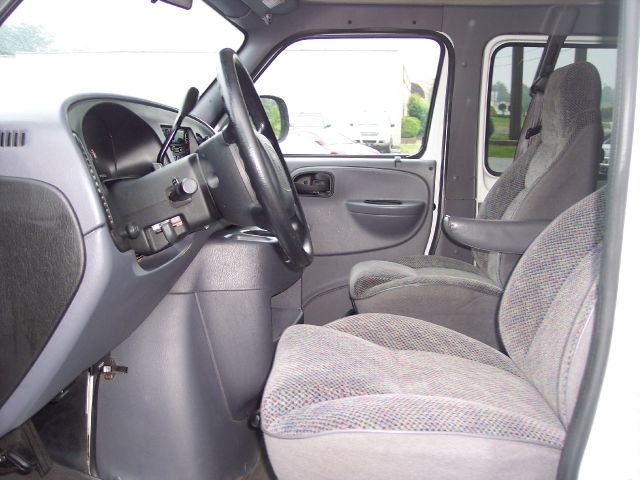 Dodge Ram Van 2000 photo 10