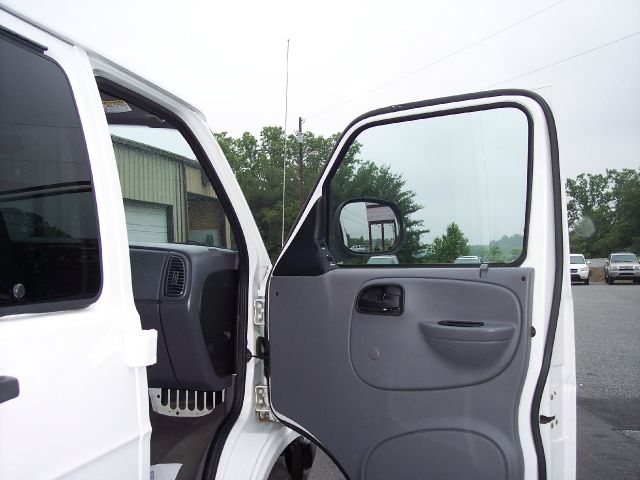 Dodge Ram Van 2000 photo 17