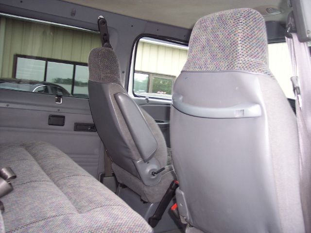 Dodge Ram Van 2000 photo 18