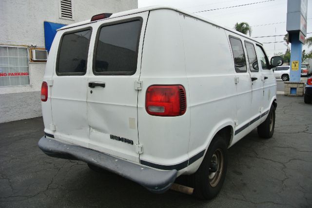 Dodge Ram Van 2000 photo 1