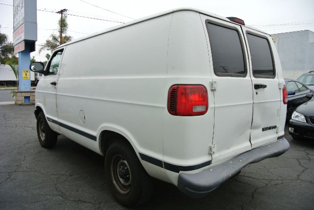 Dodge Ram Van 2000 photo 3