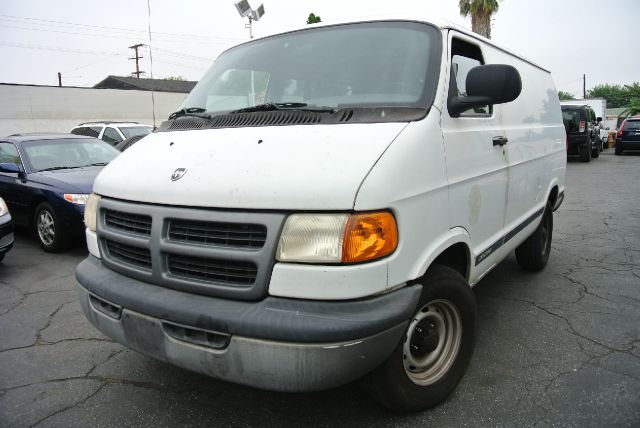 Dodge Ram Van 2000 photo 4