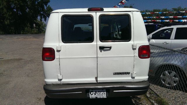 Dodge Ram Van 2000 photo 2
