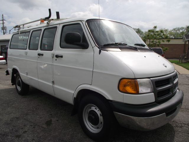 Dodge Ram Van 2001 photo 6