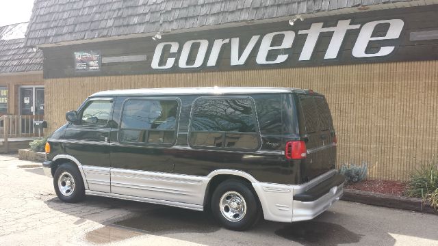 Dodge Ram Van 2001 photo 3
